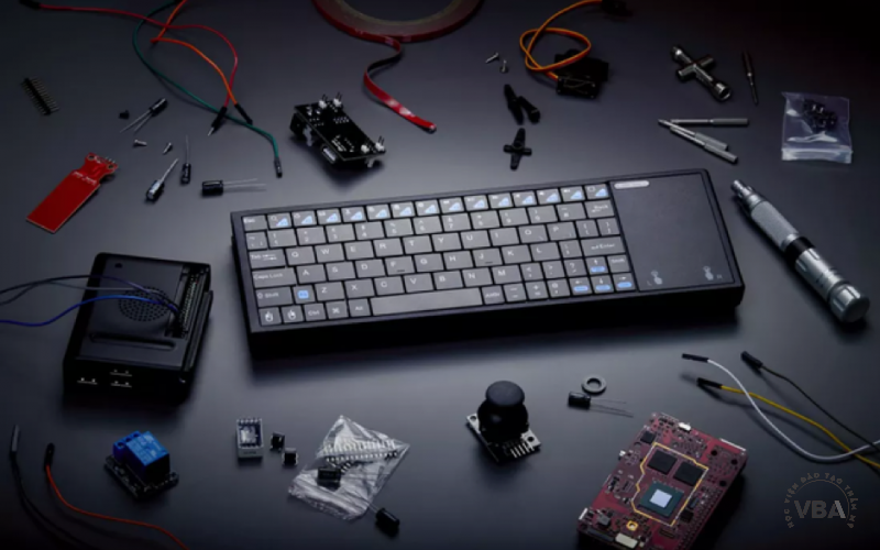 Lý do gì mà chiếc bàn phím này lại được tích hợp cả CPU Intel?